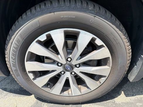Used 2017 Subaru Outback 3.6R Touring AWD/4WD image 9