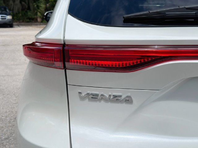 Used 2021 Toyota Venza Limited AWD/4WD image 10