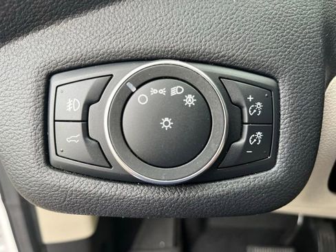 Used 2019 Ford Escape Titanium image 17