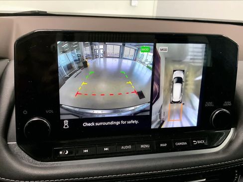 Used 2023 Nissan Rogue SL w/ SL Premium Package image 25