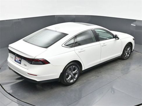 Certified 2024 Honda Accord EX image 33