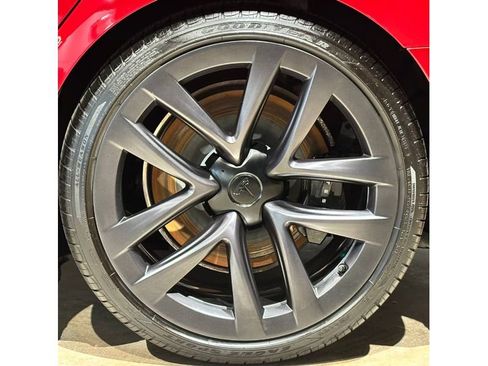 Used 2024 Tesla Model S image 12