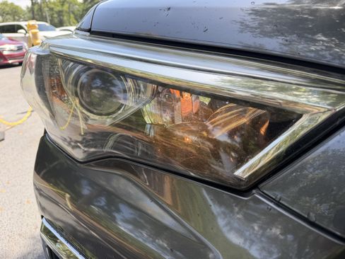 Used 2018 Toyota 4Runner Limited RWD image 12