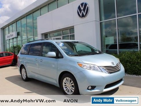 Used 2015 Toyota Sienna XLE FWD image 1
