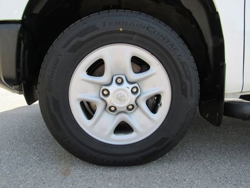 Used 2021 Toyota Tundra SR image 9