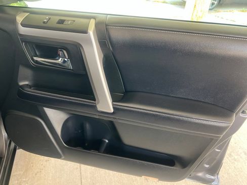 Used 2018 Toyota 4Runner SR5 Premium AWD/4WD image 21
