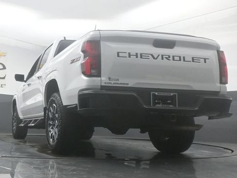 Used 2025 Chevrolet Colorado Z71 w/ Technology Package AWD/4WD image 53