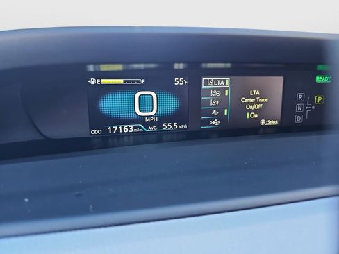 Certified 2022 Toyota Prius Limited w/ Premium Convenience Package image 10