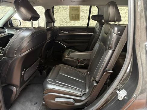 Used 2022 Jeep Grand Cherokee L Limited AWD/4WD image 16