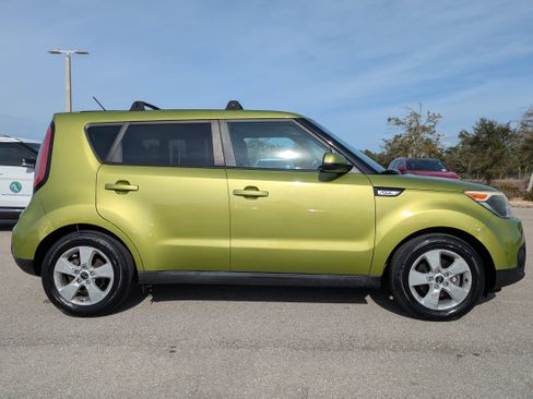 Certified 2017 Kia Soul image 3