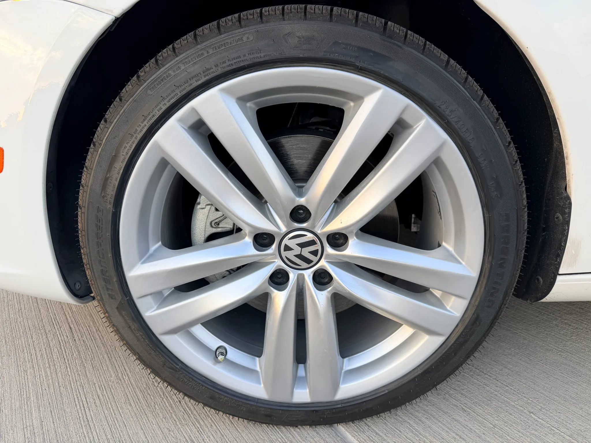 Used 2014 Volkswagen Eos Executive FWD image 7