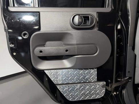 Used 2009 Jeep Wrangler Unlimited Rubicon w/ Trailer Tow Group AWD/4WD image 17