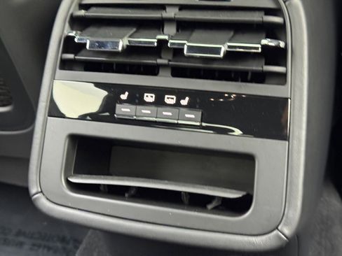 Used 2022 Maserati Quattroporte Modena Q4 image 39