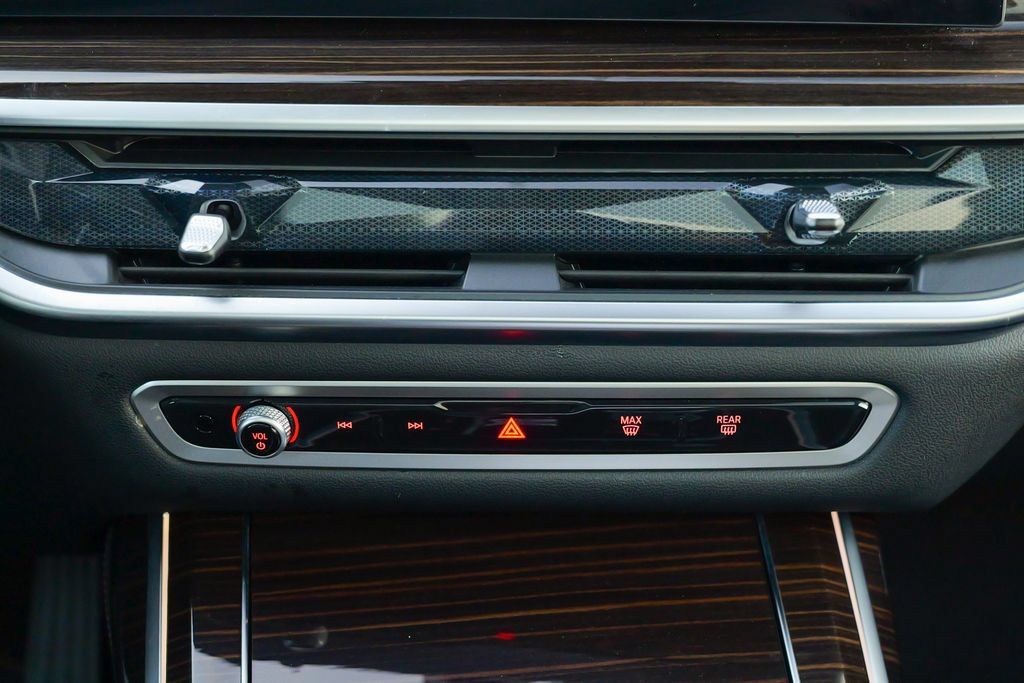 Used 2026 BMW X7 xDrive40i AWD/4WD image 50