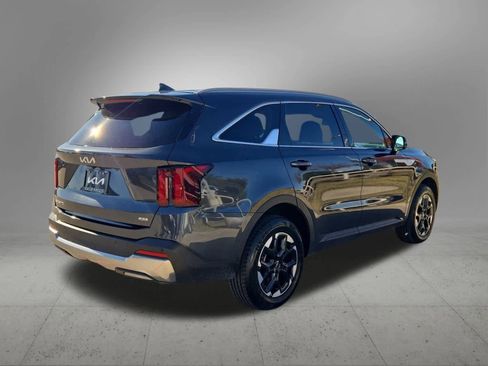 Certified 2024 Kia Sorento S image 6
