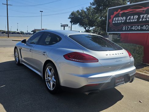 Used 2016 Porsche Panamera 4 w/ Premium Package Plus image 3
