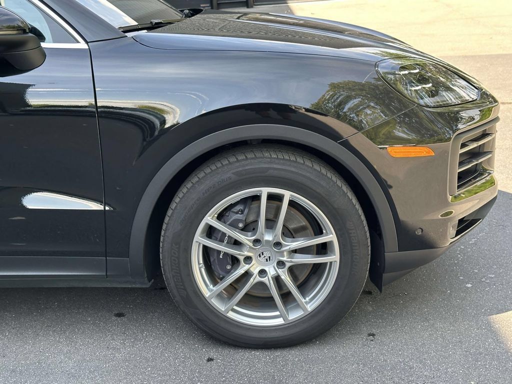 Certified 2026 Porsche Cayenne AWD/4WD image 9