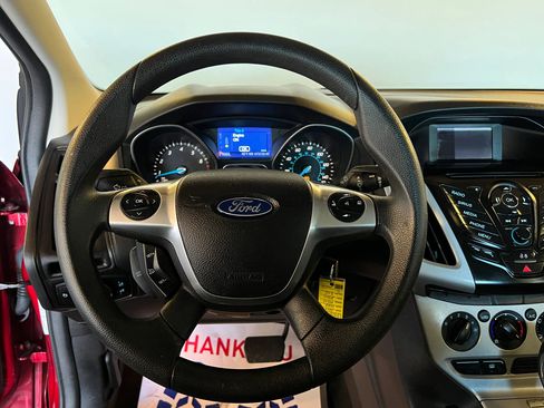 Used 2014 Ford Focus SE w/ SE Winter Package FWD image 17