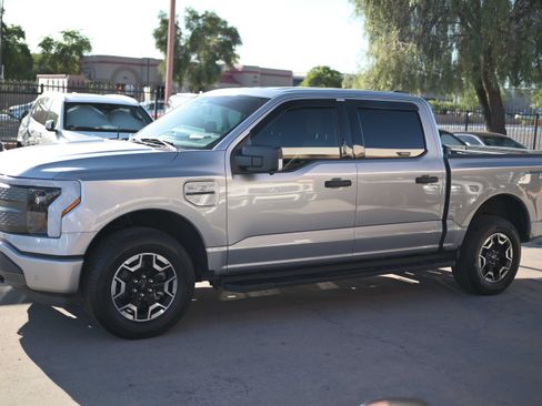 Used 2023 Ford F150 Lightning XLT AWD/4WD image 9