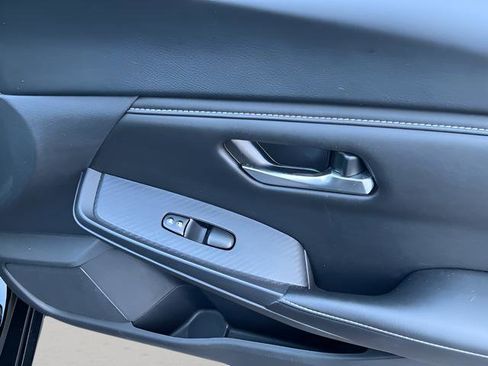 Used 2024 Nissan Sentra SV image 17