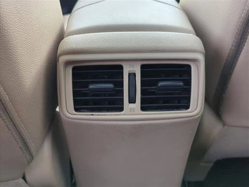 Used 2020 Nissan Rogue SL w/ Premium Package image 17