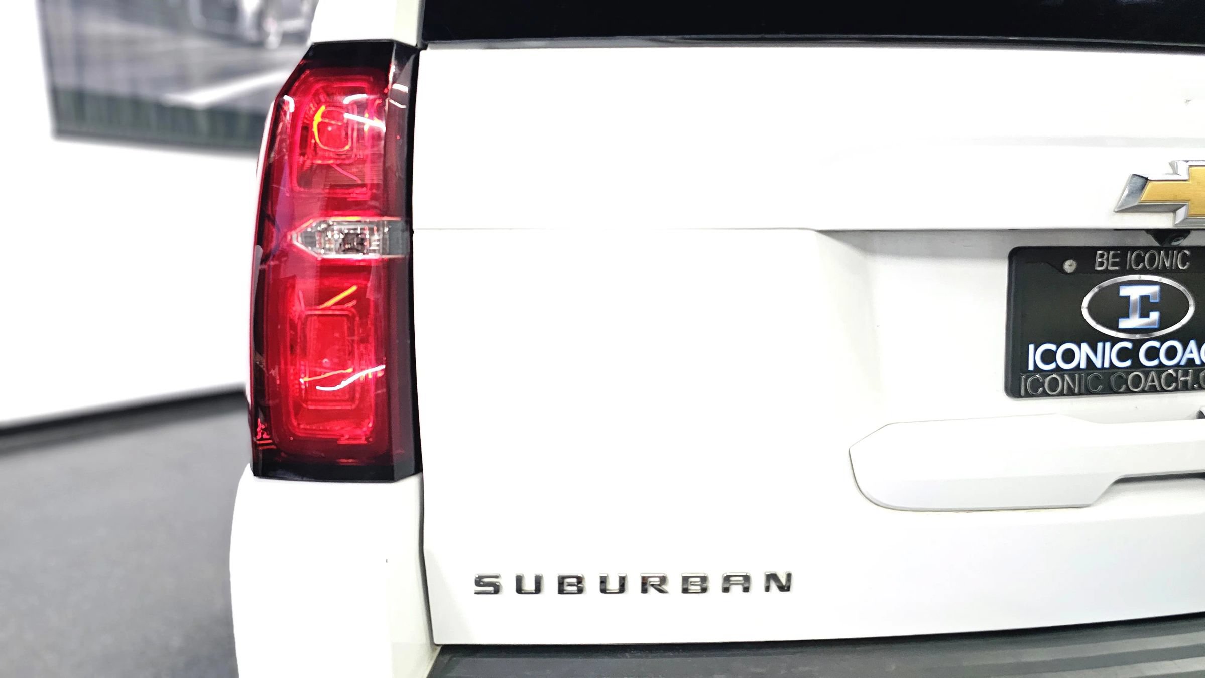 Used 2018 Chevrolet Suburban LT AWD/4WD image 34