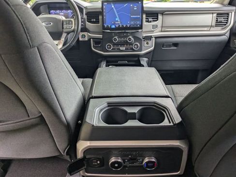 Used 2022 Ford Expedition XLT AWD/4WD image 28