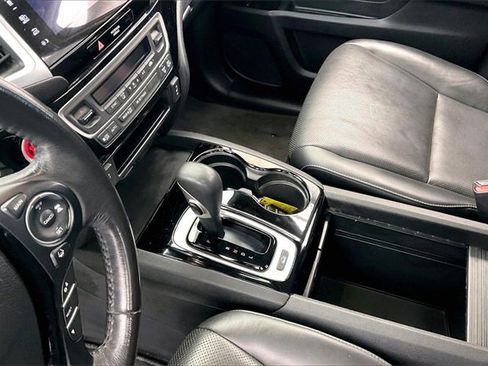 Used 2018 Honda Ridgeline RTL-E image 16