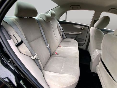 Used 2012 Toyota Corolla LE FWD image 19