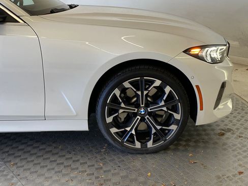 Used 2025 BMW 330i xDrive Sedan w/ Convenience Package image 10