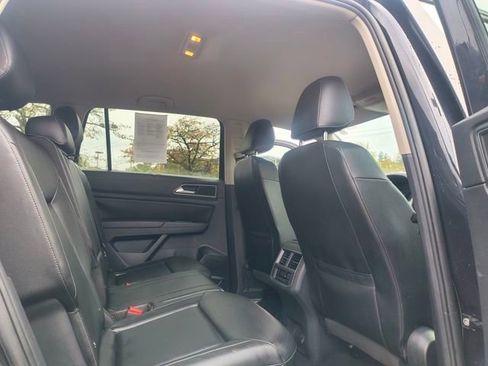 Used 2019 Volkswagen Atlas SE w/ Towing Package image 34