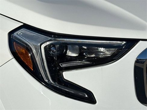 Used 2019 GMC Terrain Denali w/ Advanced Safety Package image 4