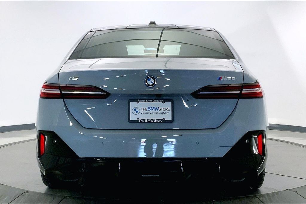 Used 2025 BMW i5 M60 AWD/4WD image 3