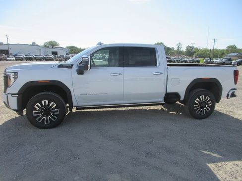 New 2026 GMC Sierra 2500 Denali Ultimate AWD/4WD image 10