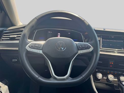 Used 2022 Volkswagen Jetta SE FWD image 12