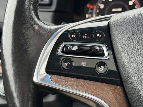 Used 2015 Cadillac Escalade Luxury image 19