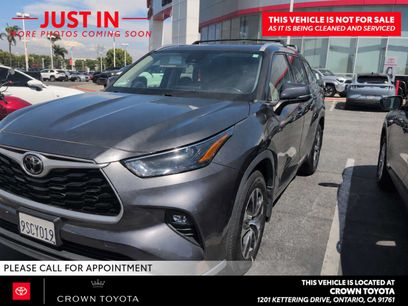Used 2022 Toyota Highlander XLE