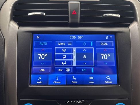 Used 2020 Ford Fusion SE image 25