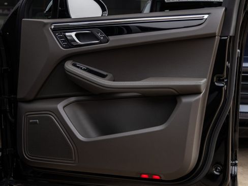 New 2026 Porsche Macan image 41