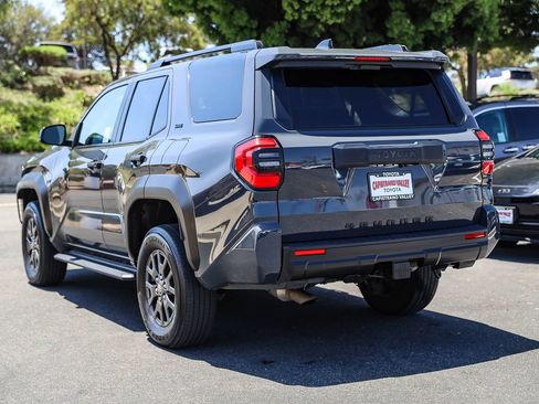 Certified 2025 Toyota 4Runner SR5 AWD/4WD image 6