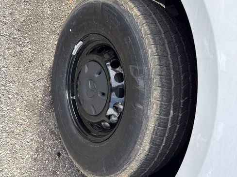 Used 2025 Mercedes-Benz Sprinter 2500 image 27