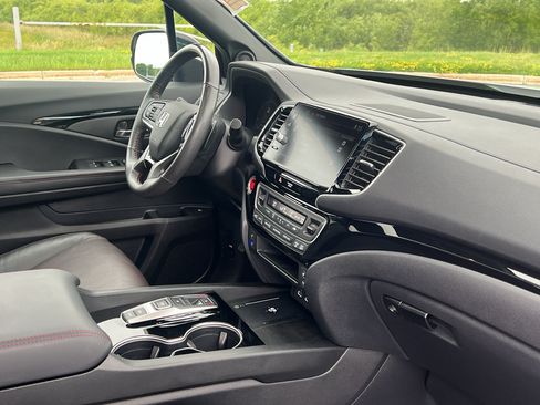 Used 2025 Honda Ridgeline Black Edition image 27