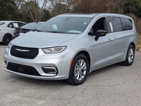 New 2026 Chrysler Pacifica Limited w/ Trailer Tow Group image 7