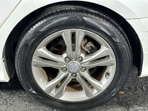 Used 2018 Hyundai Sonata Limited image 14