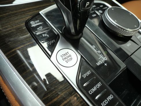 Used 2019 BMW X7 xDrive40i w/ Premium Package AWD/4WD image 24