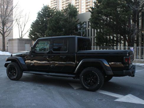 Used 2021 Jeep Gladiator Sport image 9