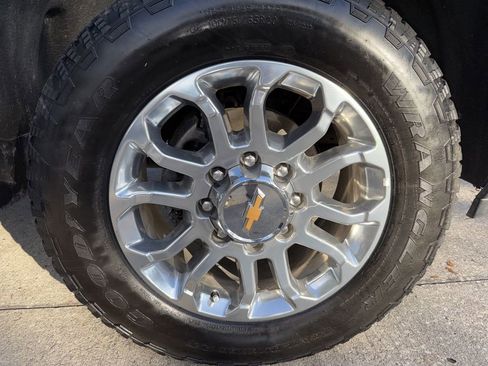 Used 2025 Chevrolet Silverado 2500 LTZ w/ LTZ Premium Package image 55