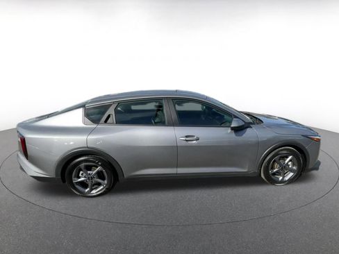 Used 2025 Kia K4 LXS image 16