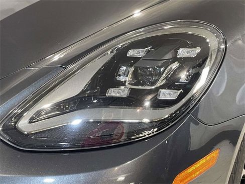 Used 2023 Porsche Panamera 4 Platinum Edition image 11
