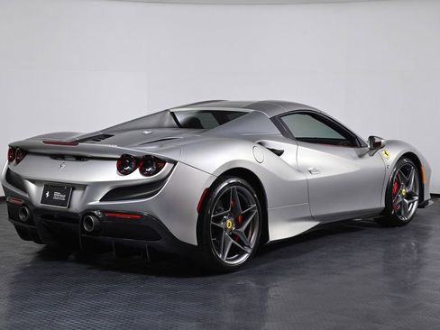 Certified 2022 Ferrari F8 Tributo RWD image 9